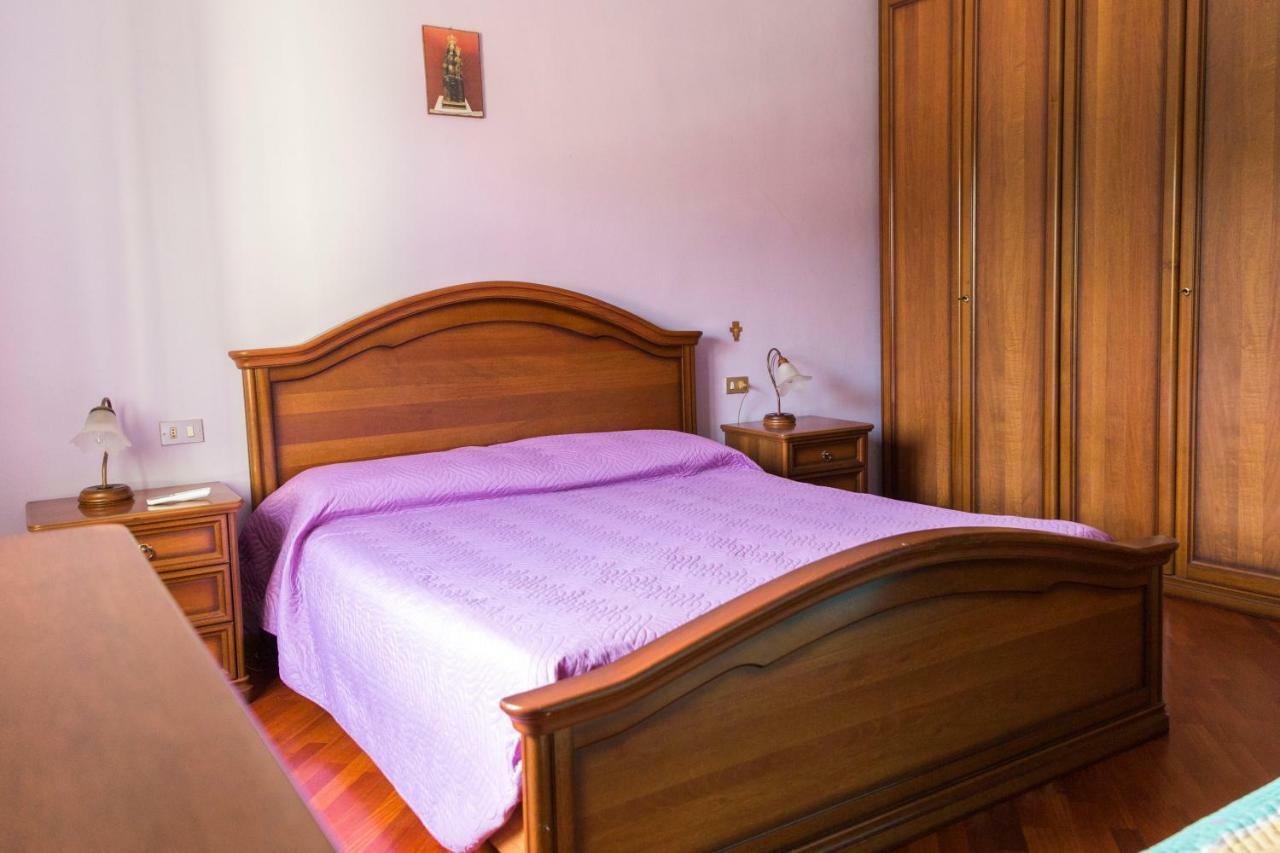 La Casa Di Cristina Apartman Arona Kültér fotó